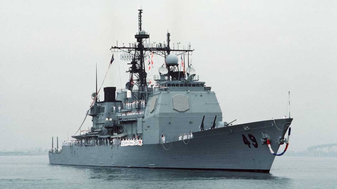 The USS Vincennes, responsible for the US shootdown of an Iranian airliner on July 3, 1988 (US Navy/Public Domain)