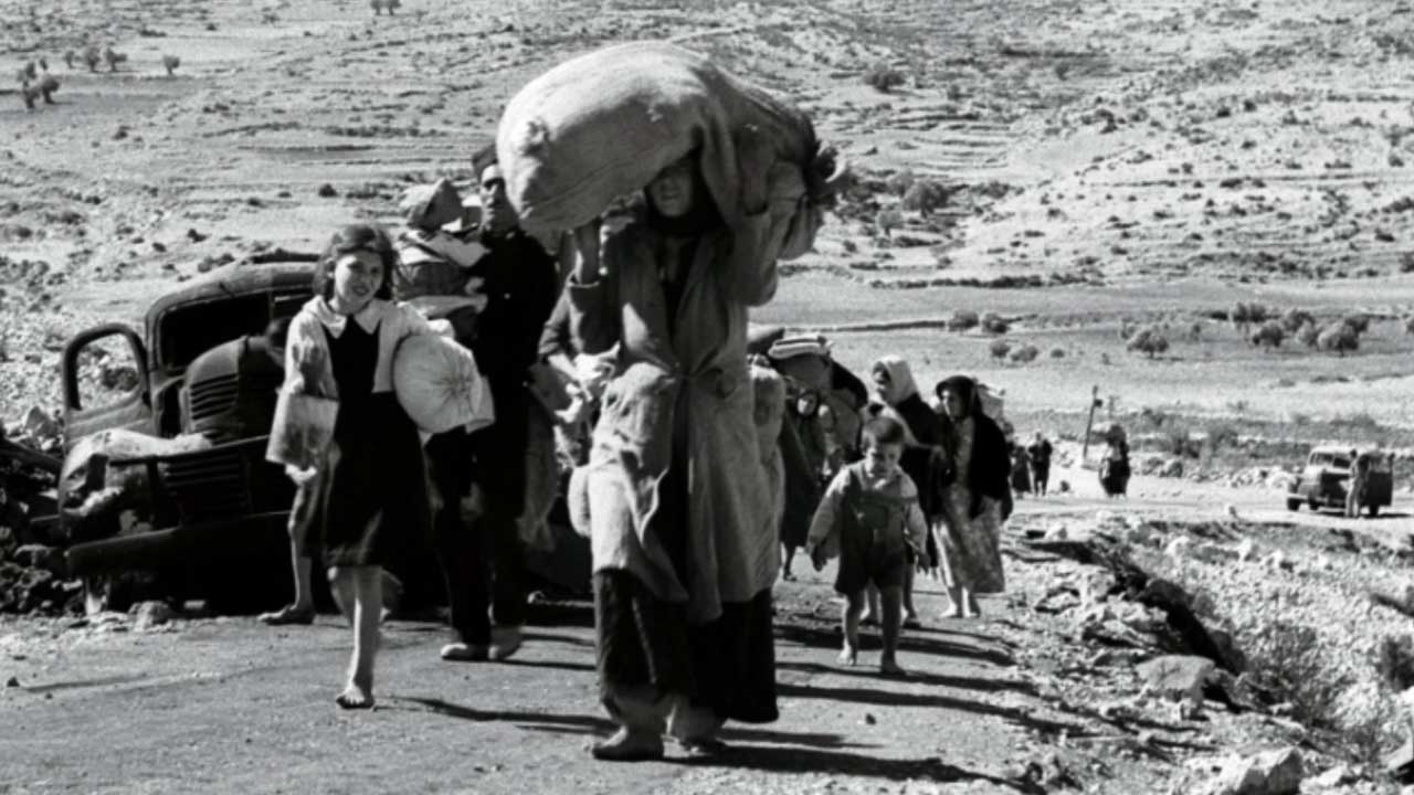 Palestinian refugees fleeing Palestine for Lebanon, October 1948 (Source: PalestineRemembered.com)